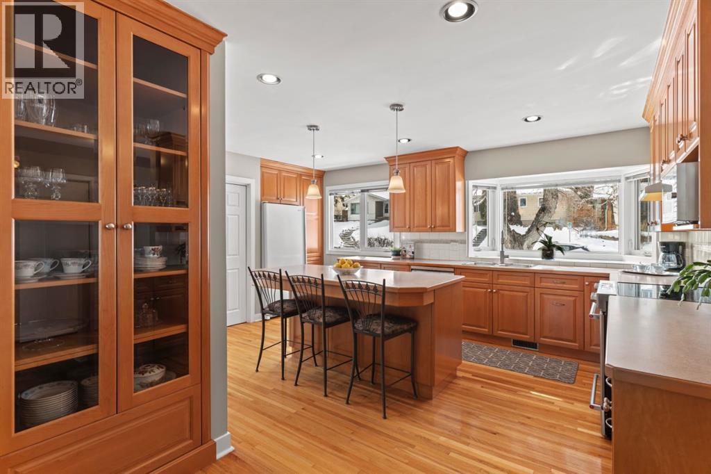 Single Family House Bungalow for Sale in  Hamilton Street NW St Andrews Heights Calgary 