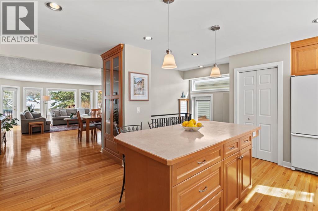 Single Family House Bungalow for Sale in  Hamilton Street NW St Andrews Heights Calgary 