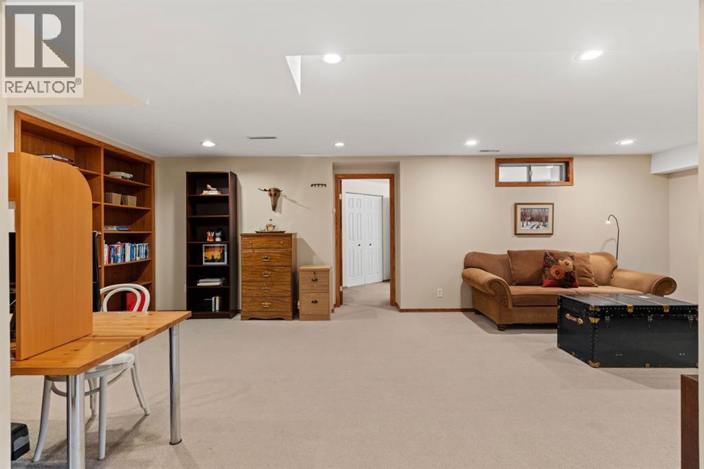 Single Family House Bungalow for Sale in  Hamilton Street NW St Andrews Heights Calgary 