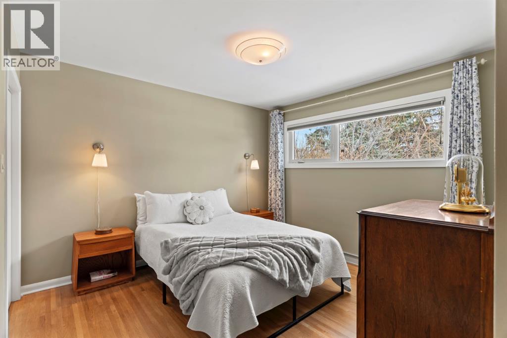 Single Family House Bungalow for Sale in  Hamilton Street NW St Andrews Heights Calgary 