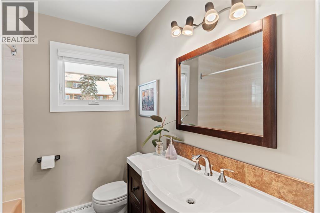 Single Family House Bungalow for Sale in  Hamilton Street NW St Andrews Heights Calgary 