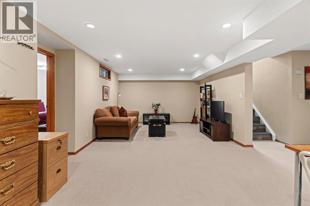 Single Family House Bungalow for Sale in  Hamilton Street NW St Andrews Heights Calgary 