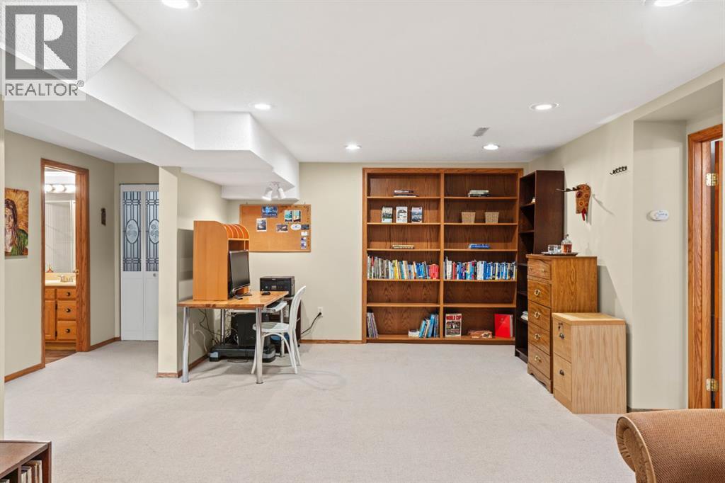 Single Family House Bungalow for Sale in  Hamilton Street NW St Andrews Heights Calgary 