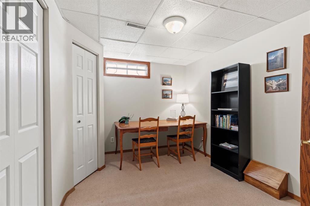 Single Family House Bungalow for Sale in  Hamilton Street NW St Andrews Heights Calgary 