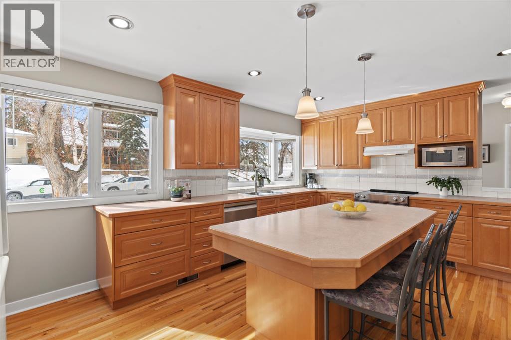 Single Family House Bungalow for Sale in  Hamilton Street NW St Andrews Heights Calgary 