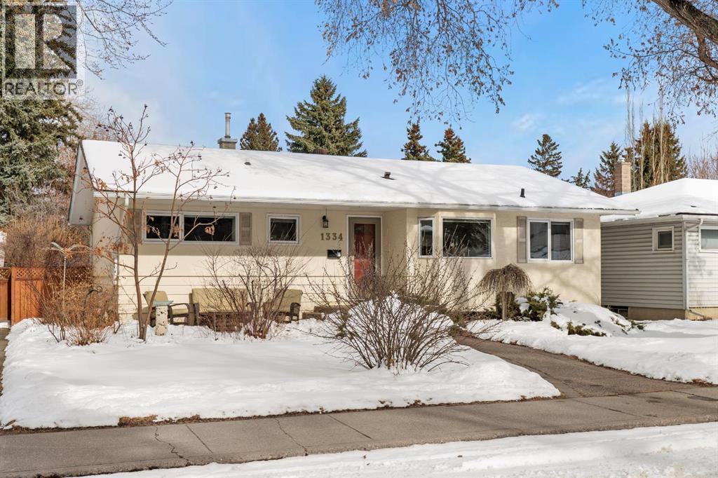 Single Family House Bungalow for Sale in  Hamilton Street NW St Andrews Heights Calgary 