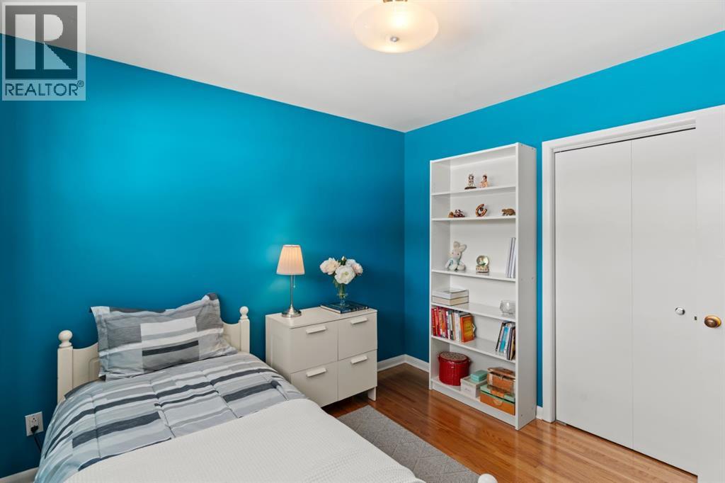 Single Family House Bungalow for Sale in  Hamilton Street NW St Andrews Heights Calgary 