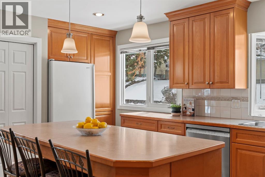 Single Family House Bungalow for Sale in  Hamilton Street NW St Andrews Heights Calgary 