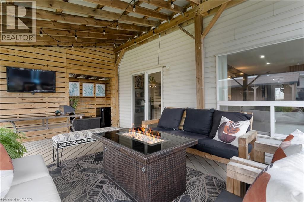 115 SWEENEY Crescent, Cambridge, Ontario N3C4H9 - Photo 3