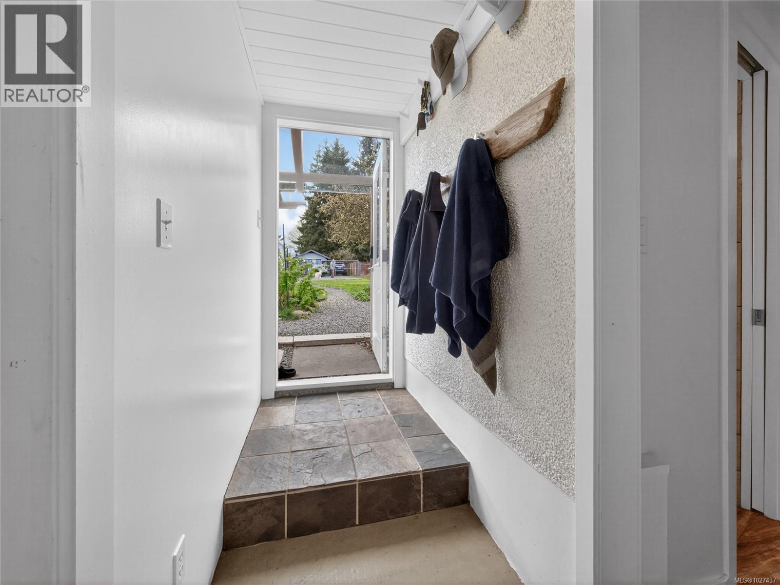  1685 Piercy Avenue, Courtenay