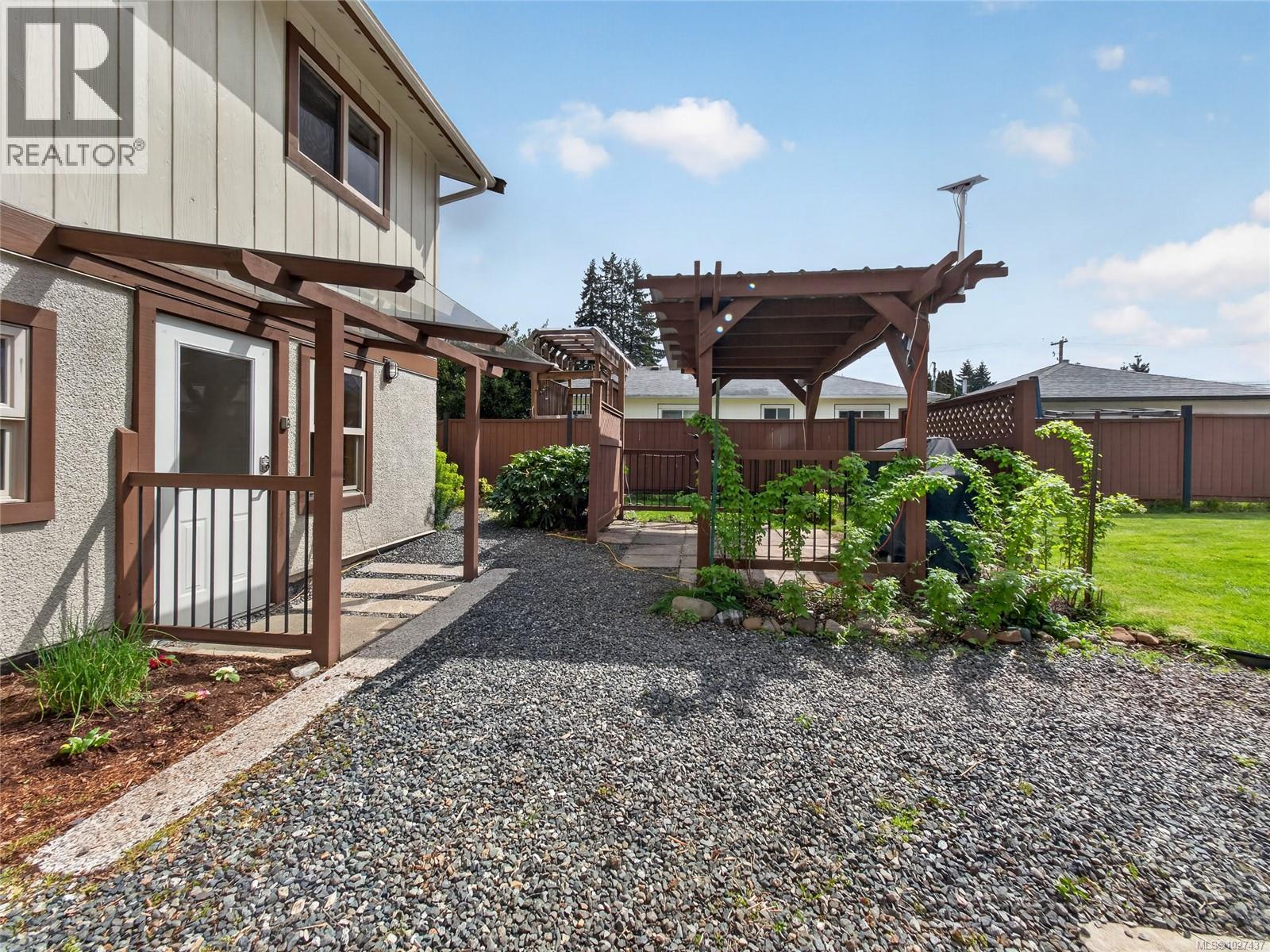  1685 Piercy Avenue, Courtenay