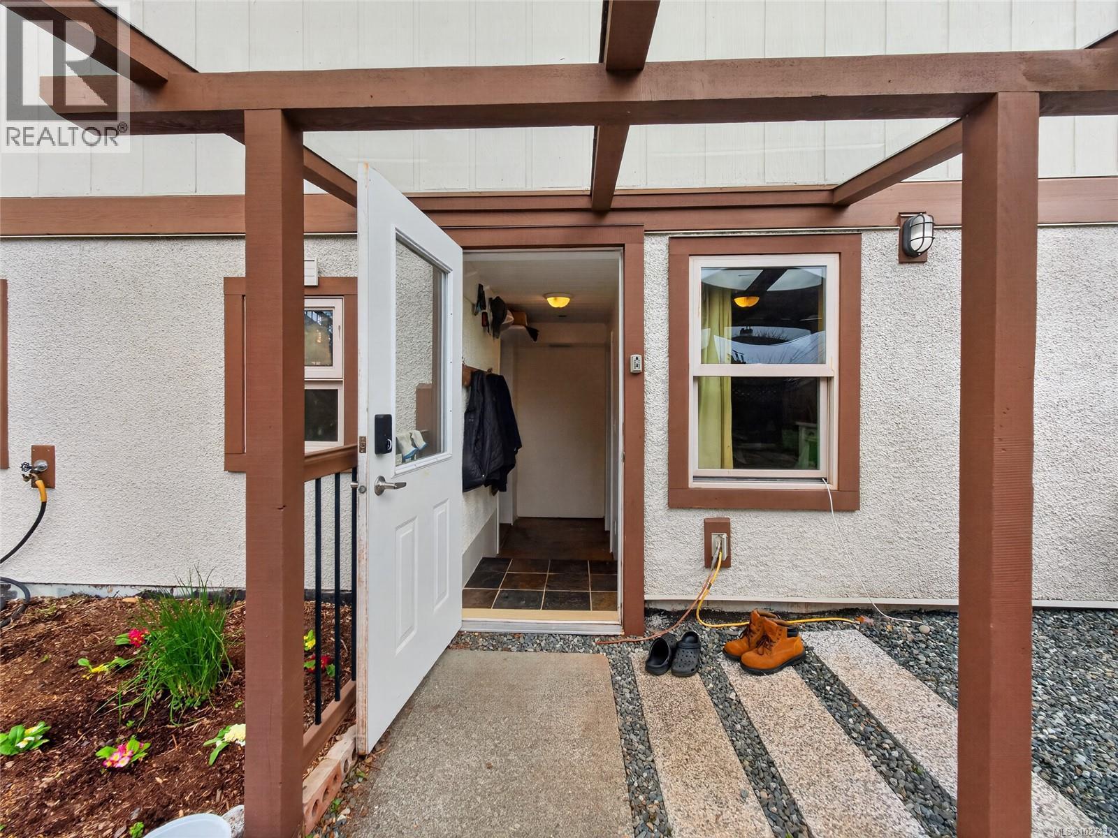  1685 Piercy Avenue, Courtenay