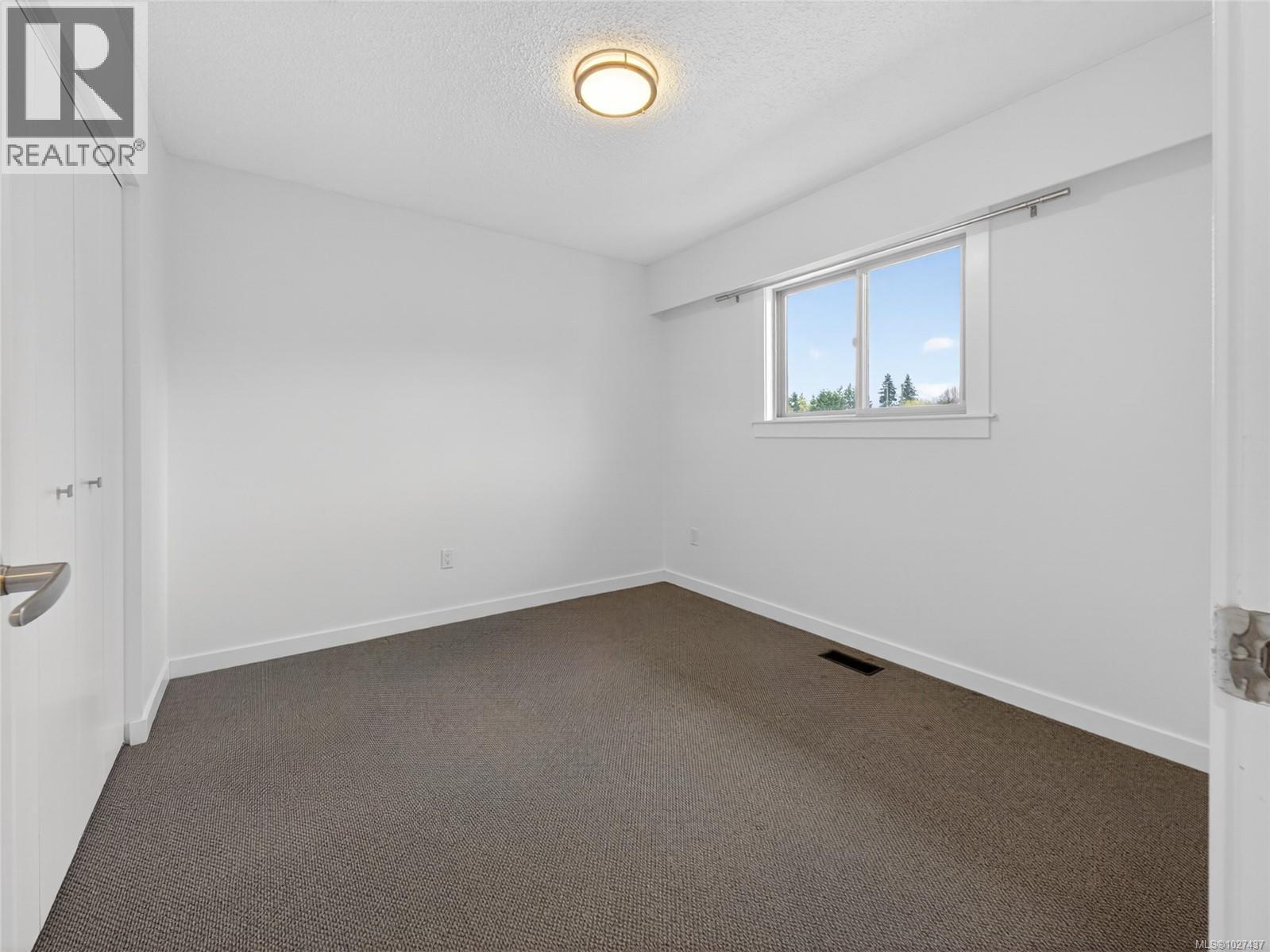  1685 Piercy Avenue, Courtenay