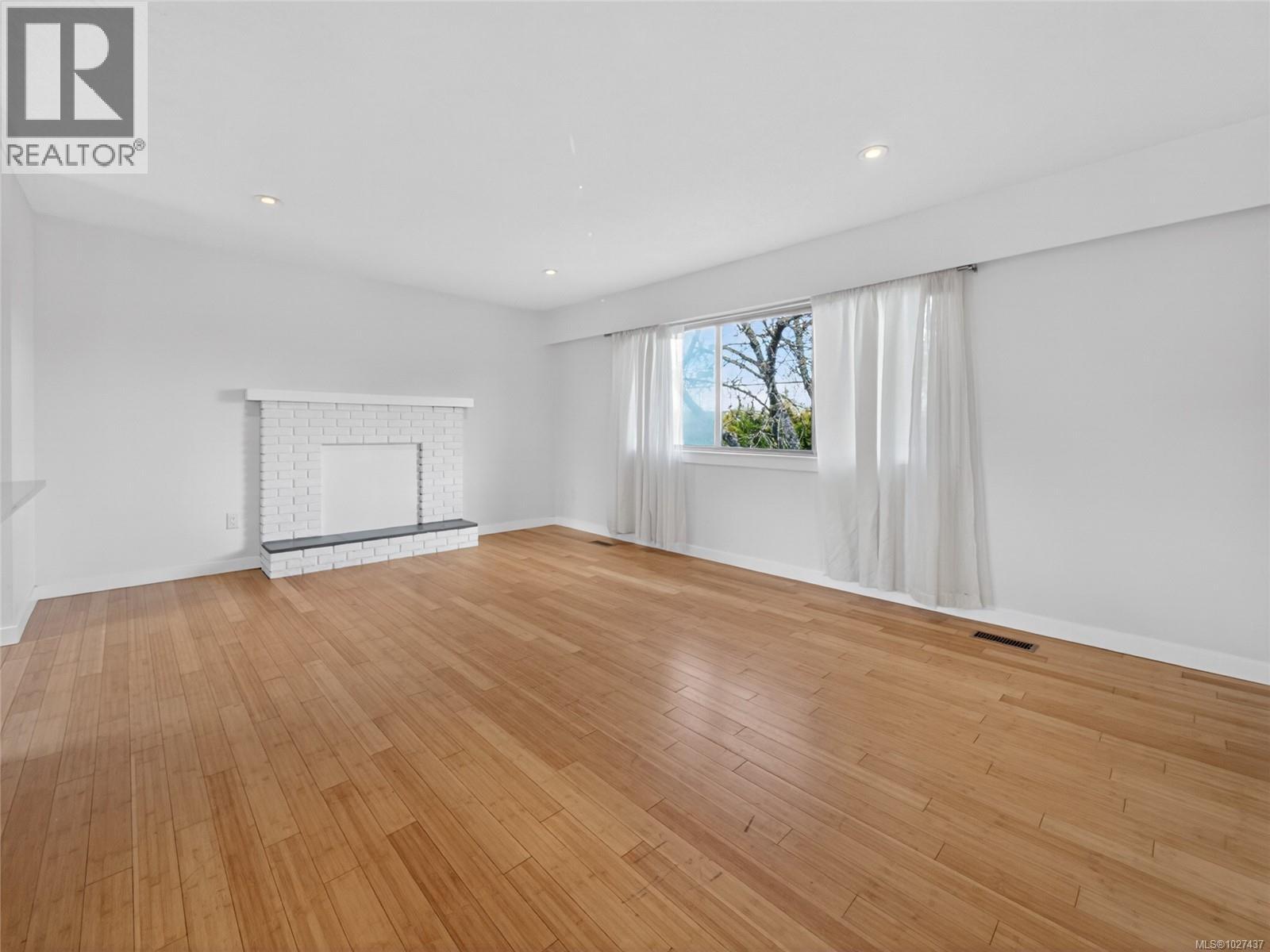  1685 Piercy Avenue, Courtenay