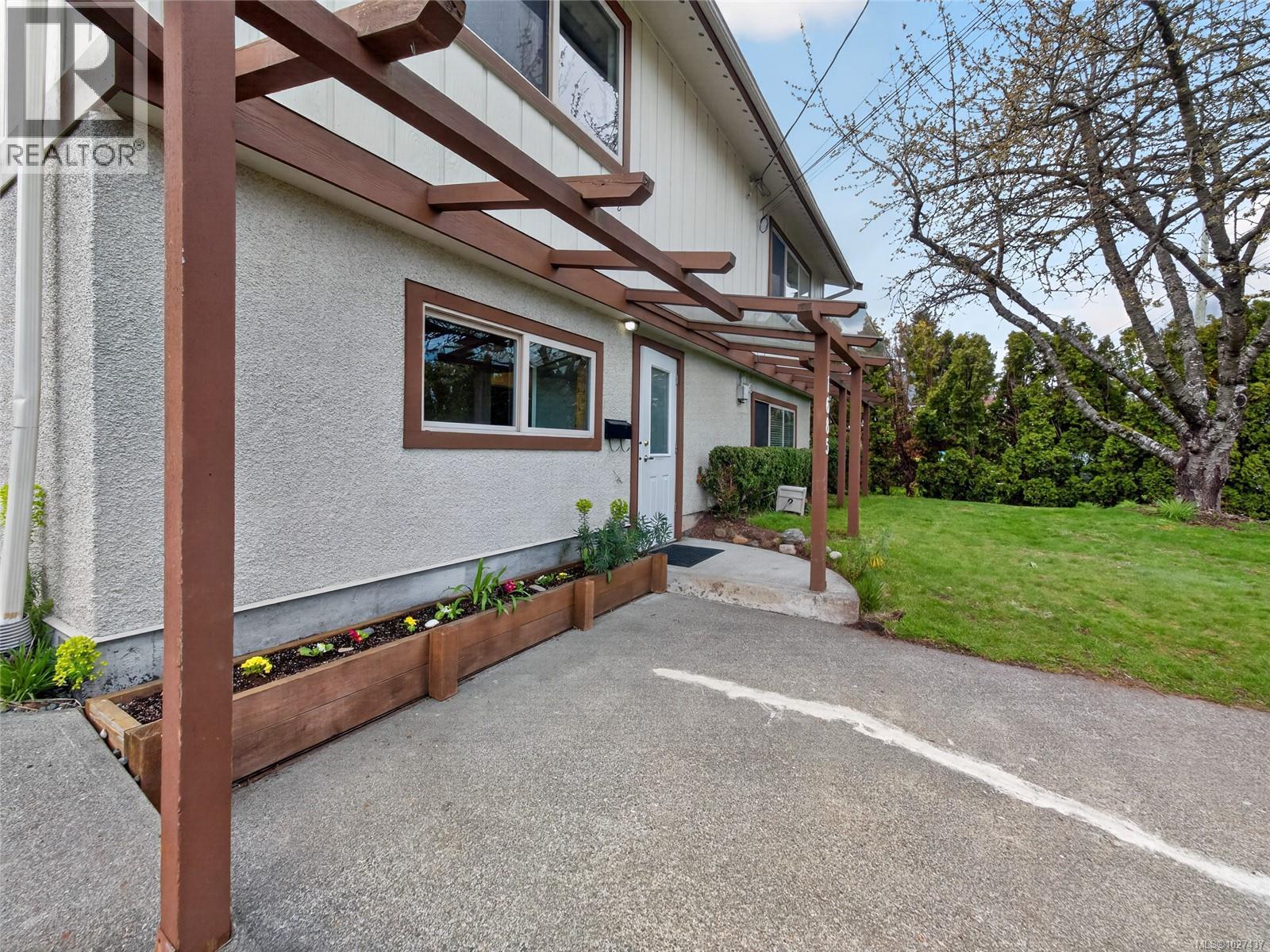  1685 Piercy Avenue, Courtenay