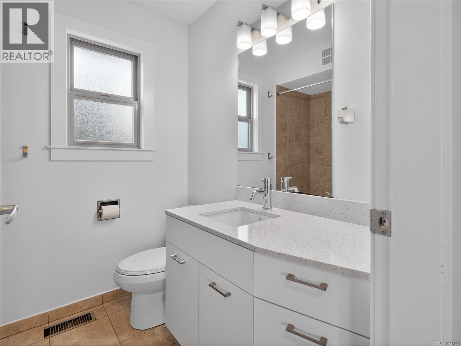  1685 Piercy Avenue, Courtenay