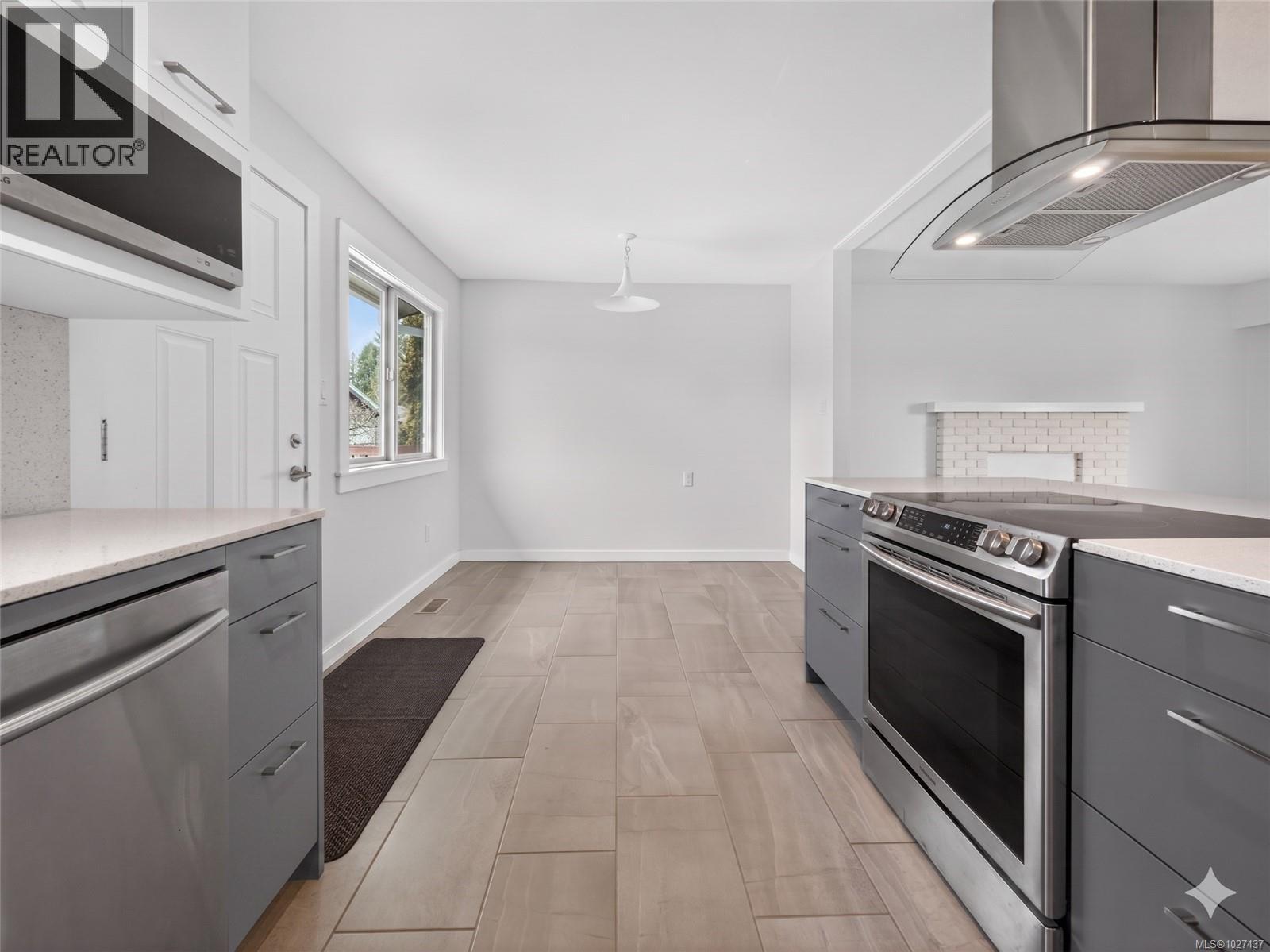  1685 Piercy Avenue, Courtenay