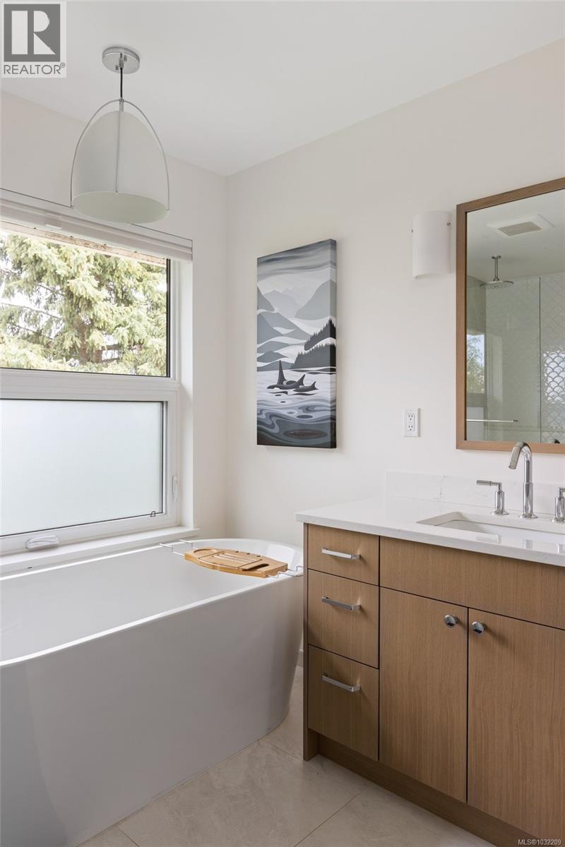 2446 TWIN VIEW DR - 21