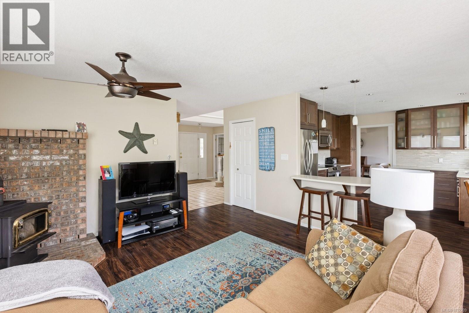 2446 TWIN VIEW DR - 8