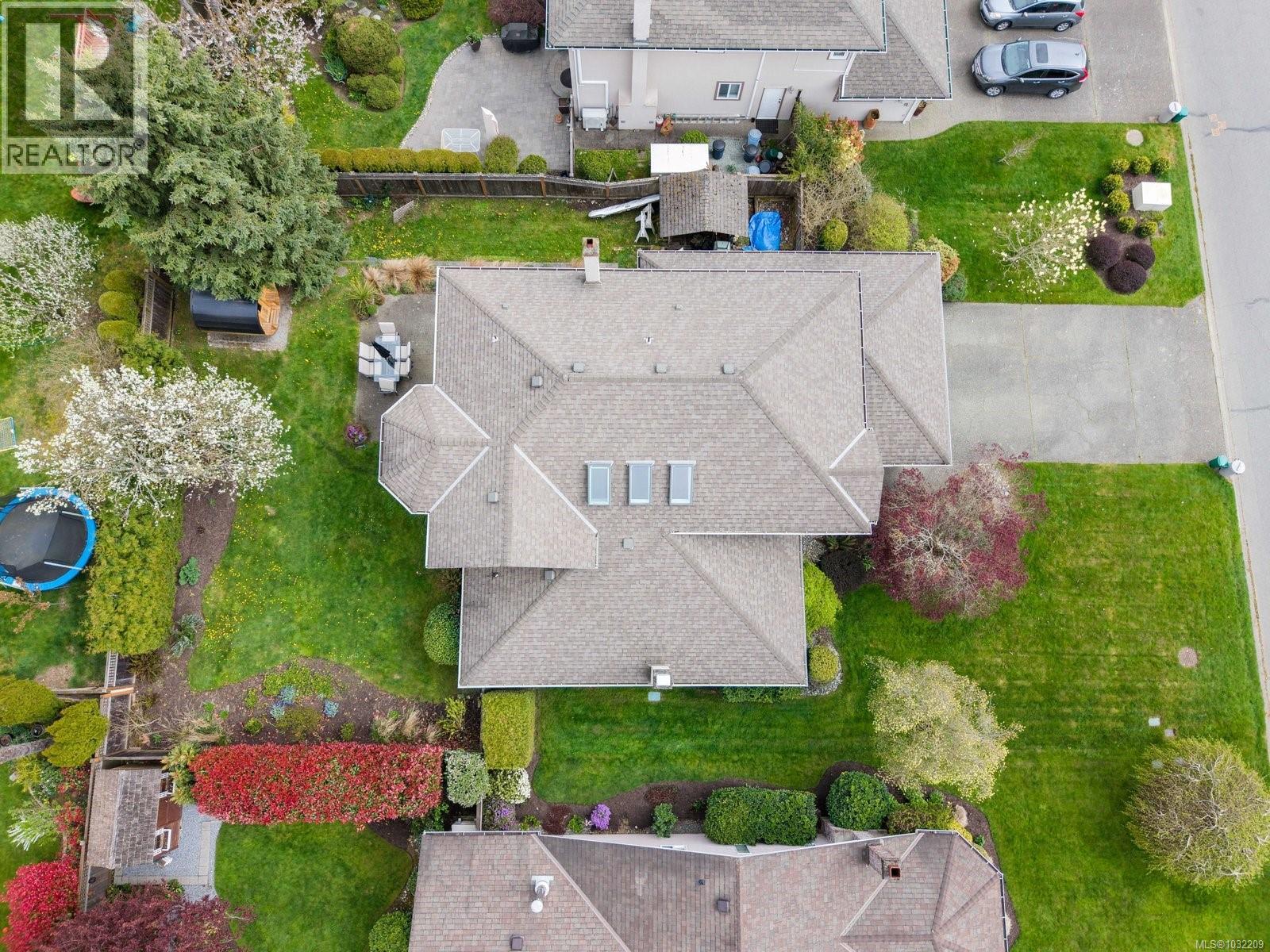 2446 TWIN VIEW DR - 39