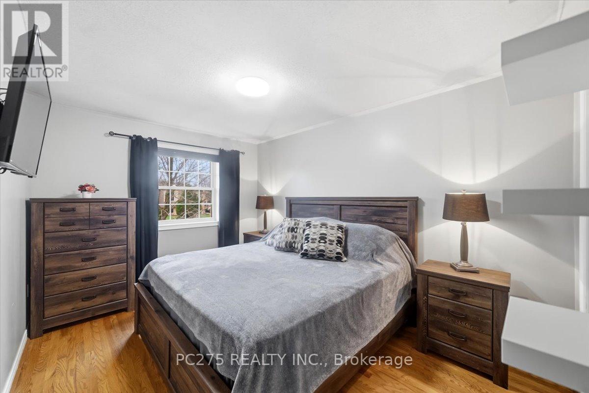 105 GIBSON CRESCENT Property Photo