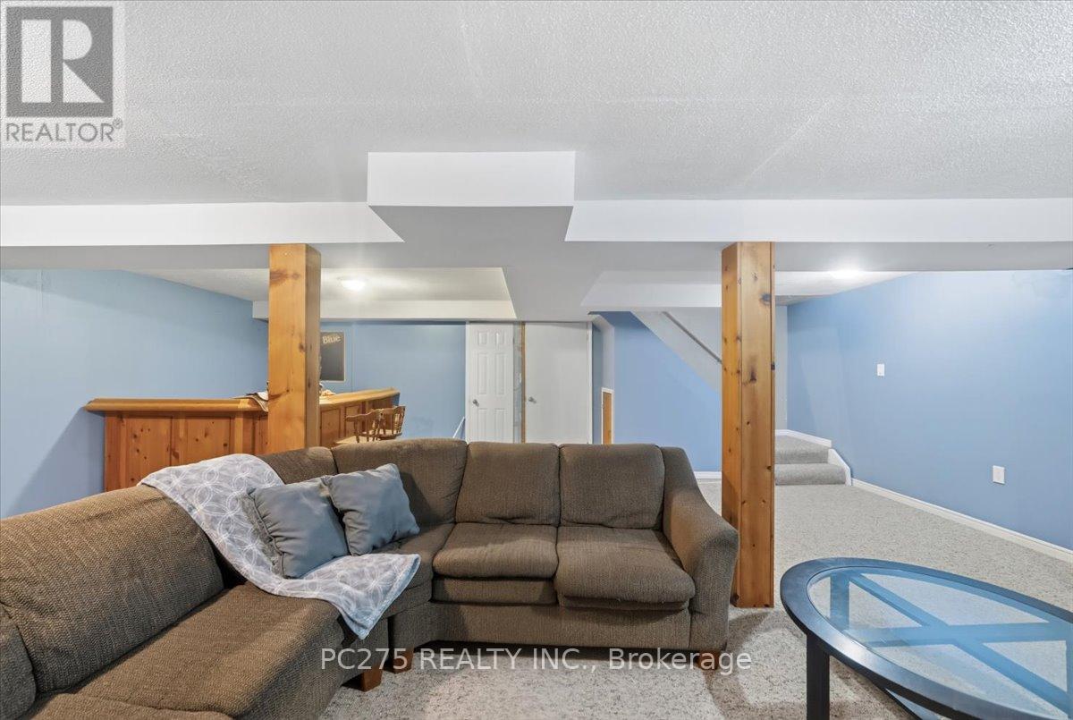 105 GIBSON CRESCENT Property Photo