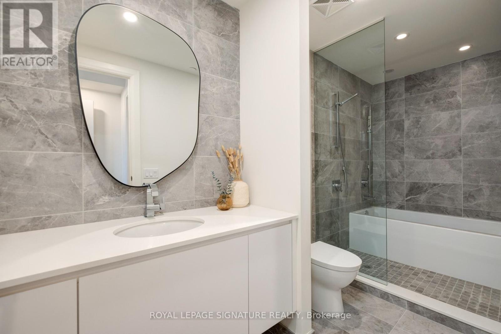 #303 285 AVENUE ROAD - 32