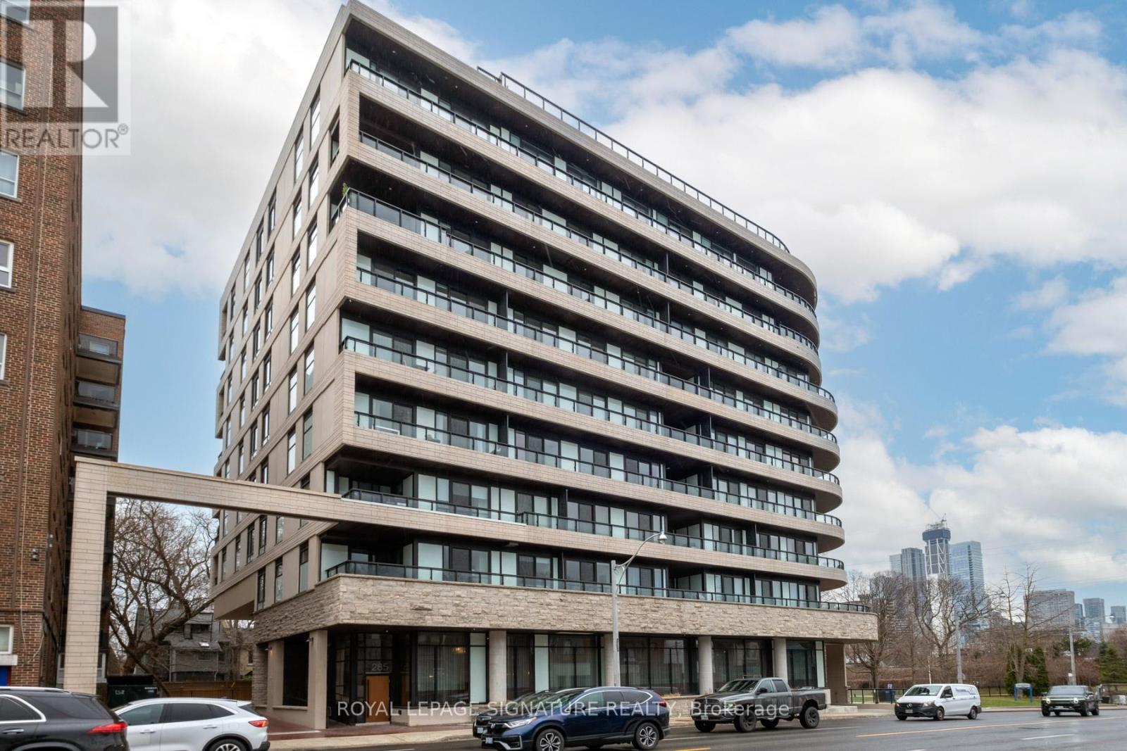 #303 285 AVENUE ROAD - 33