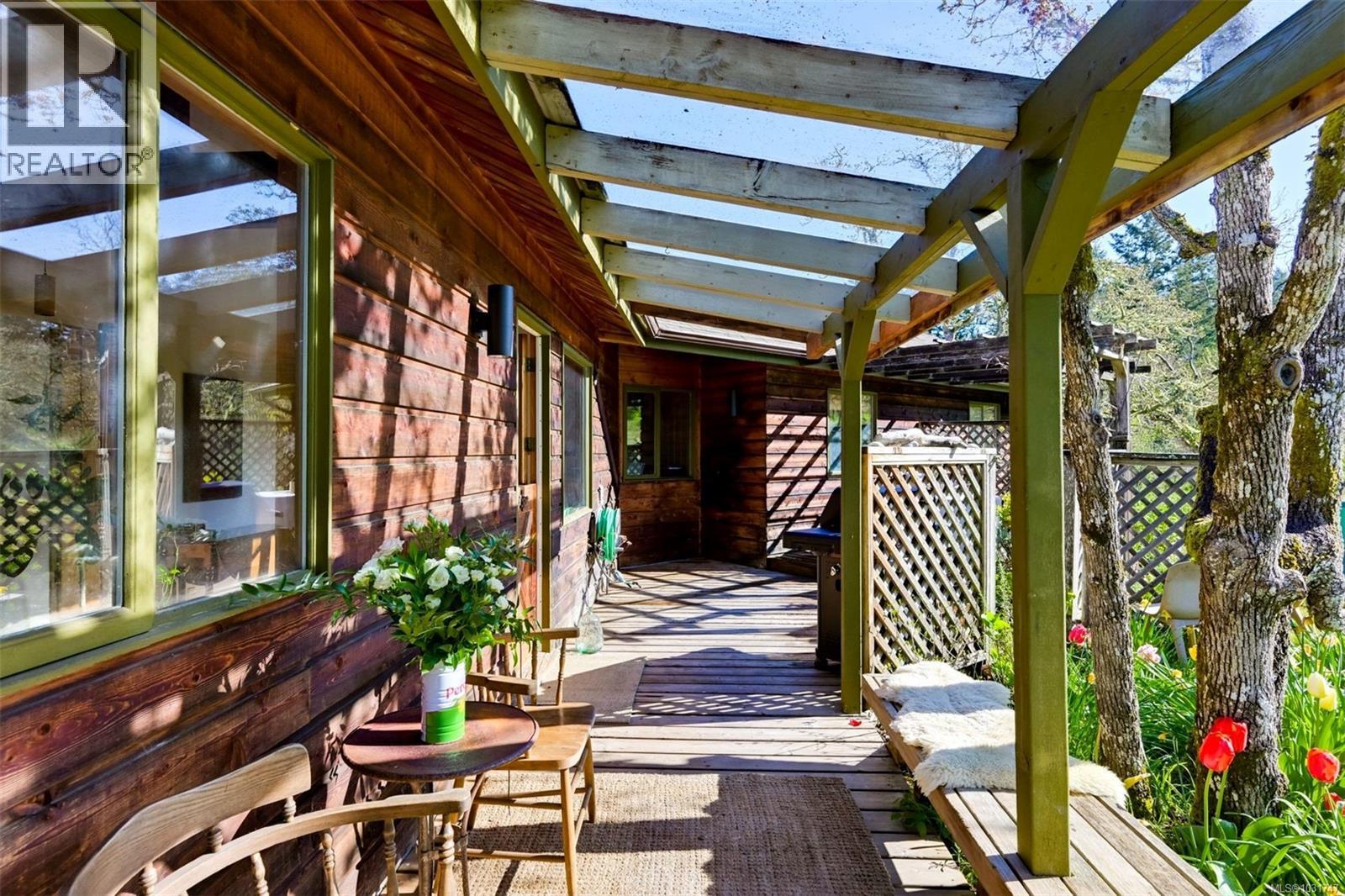  6587 West Saanich Road, Central Saanich