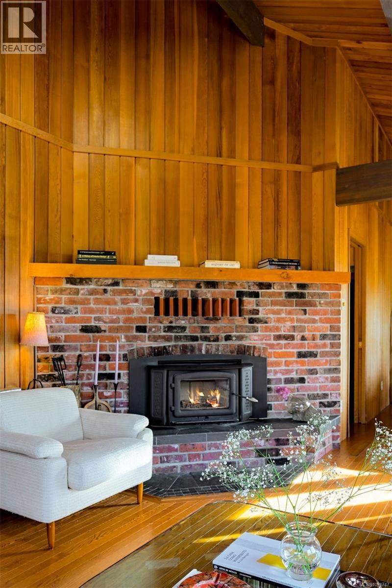  6587 West Saanich Road, Central Saanich