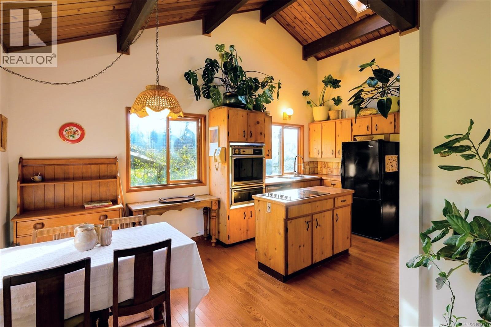  6587 West Saanich Road, Central Saanich