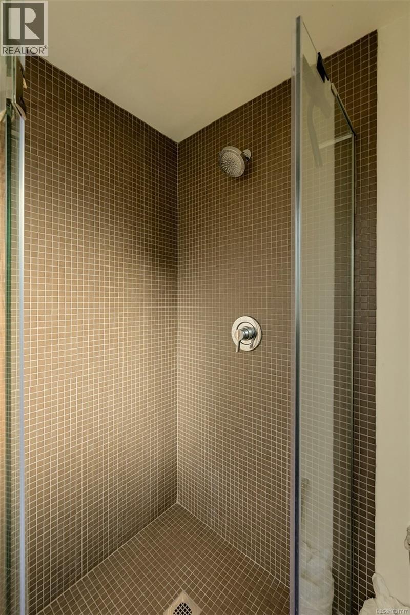  6587 West Saanich Road, Central Saanich