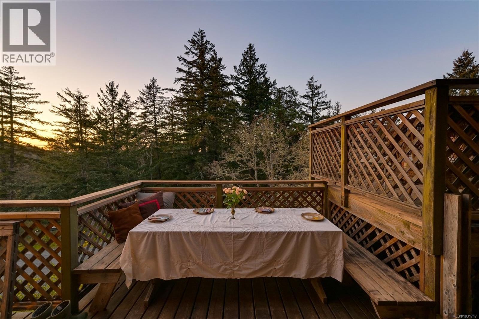  6587 West Saanich Road, Central Saanich