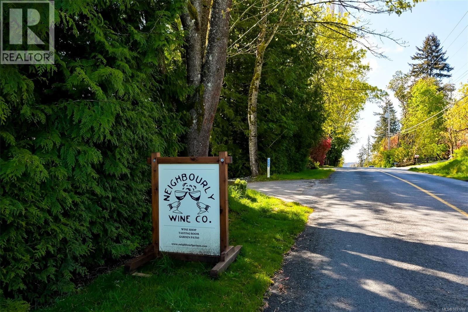  6587 West Saanich Road, Central Saanich