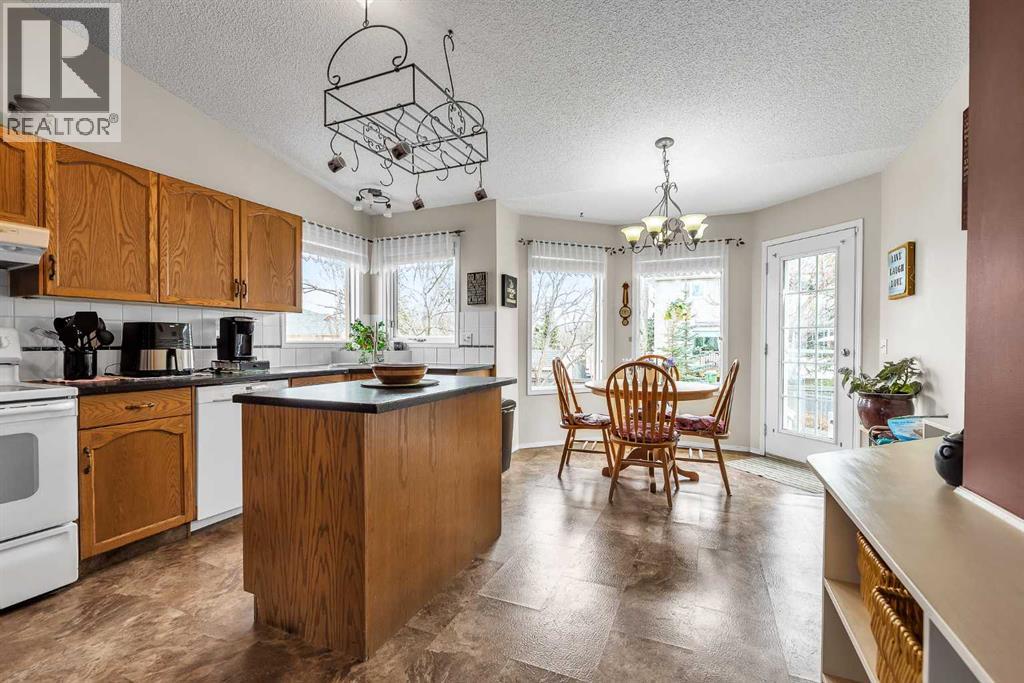 27 Bow Way, Cochrane