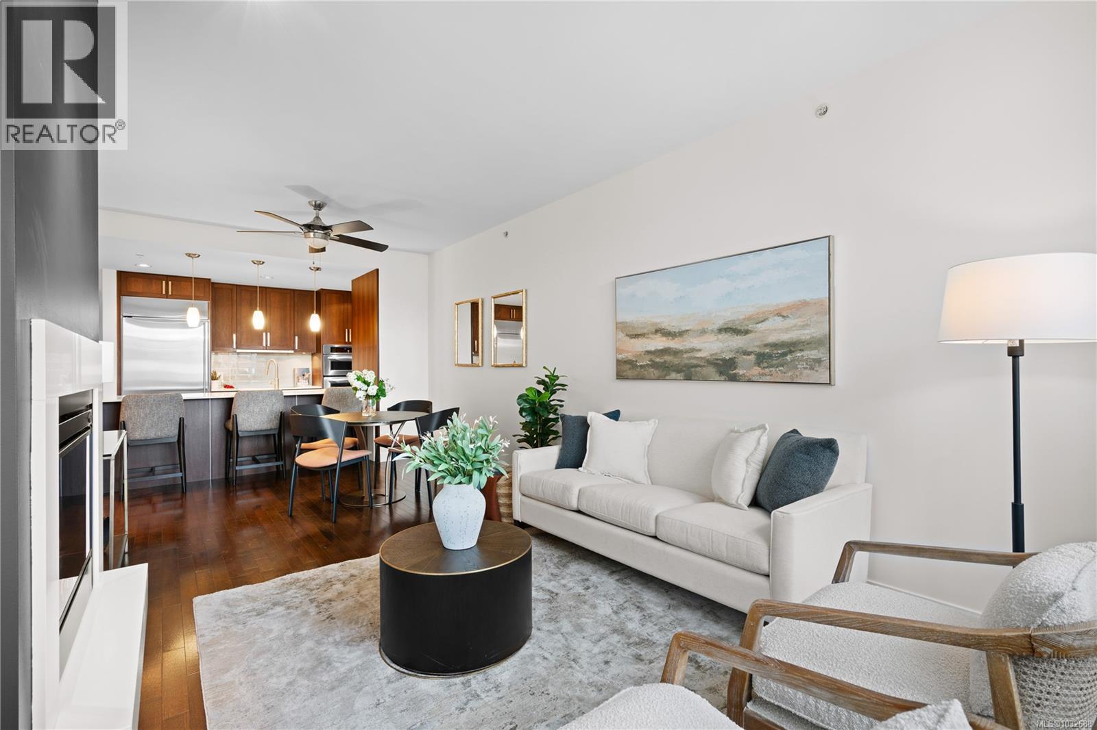 415 999 Burdett Ave, Victoria