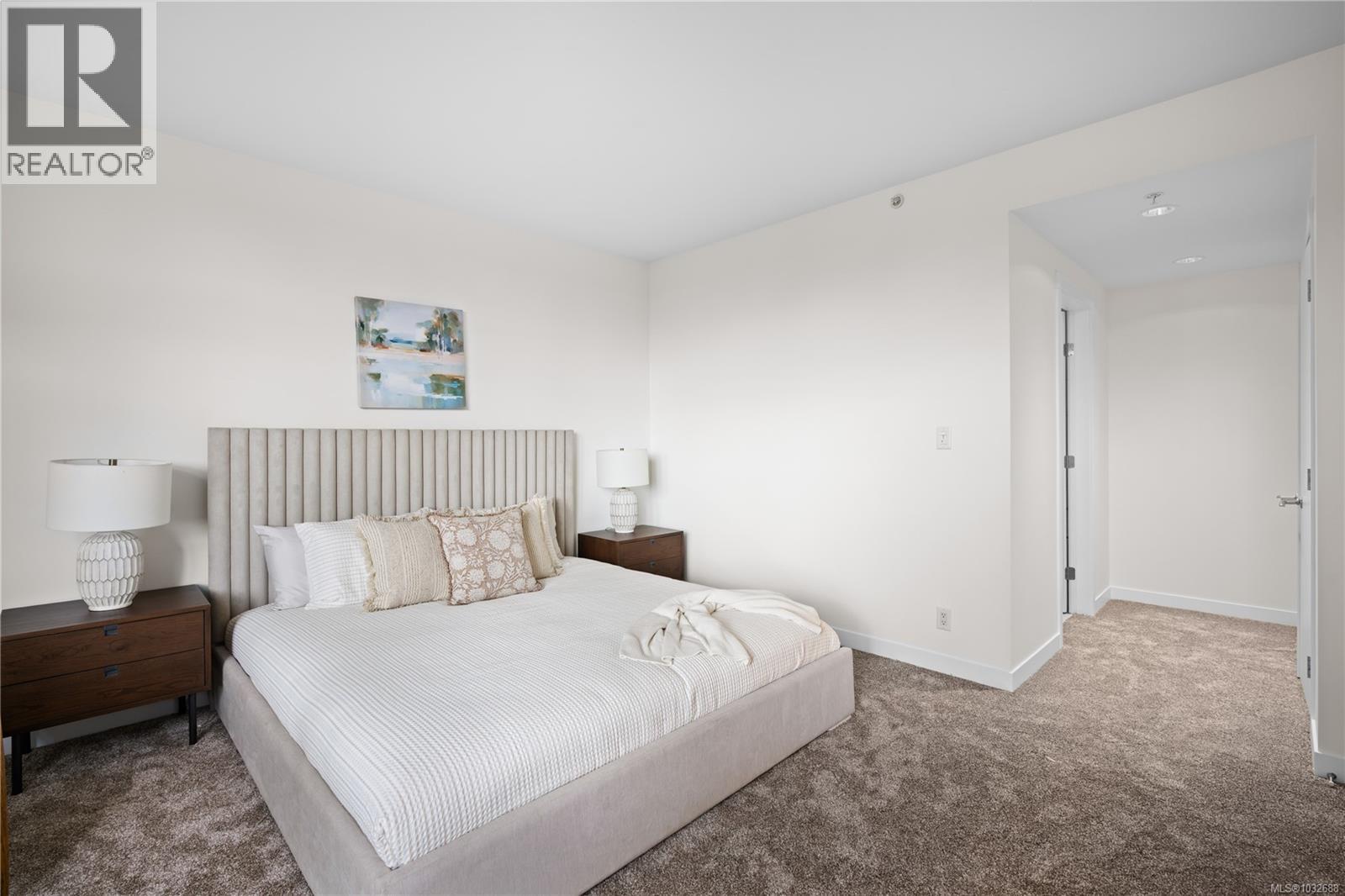 415 999 Burdett Ave, Victoria