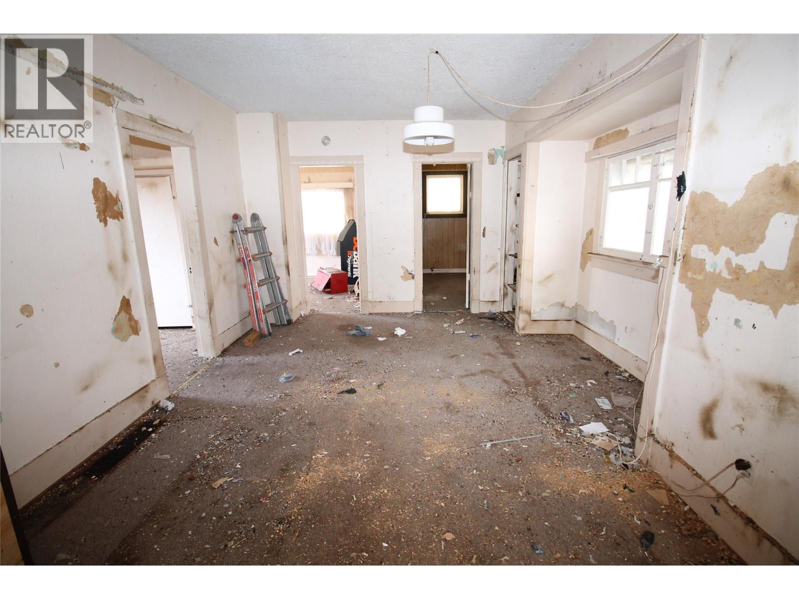 496 Heales Avenue, Penticton