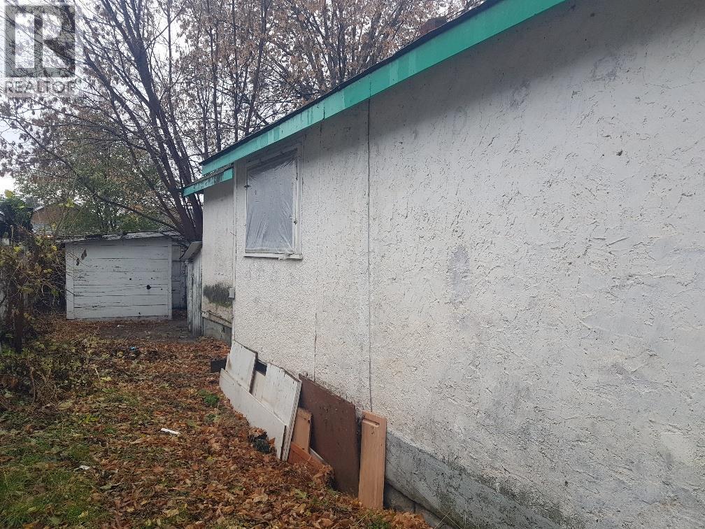 496 HEALES AVENUE - 5