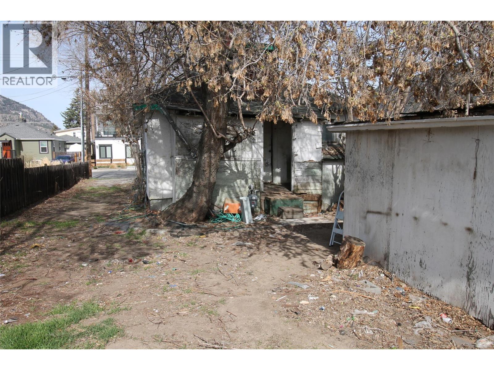 496 HEALES AVENUE - 6