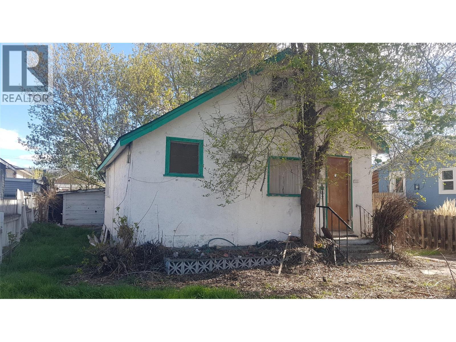 496 HEALES AVENUE - 15