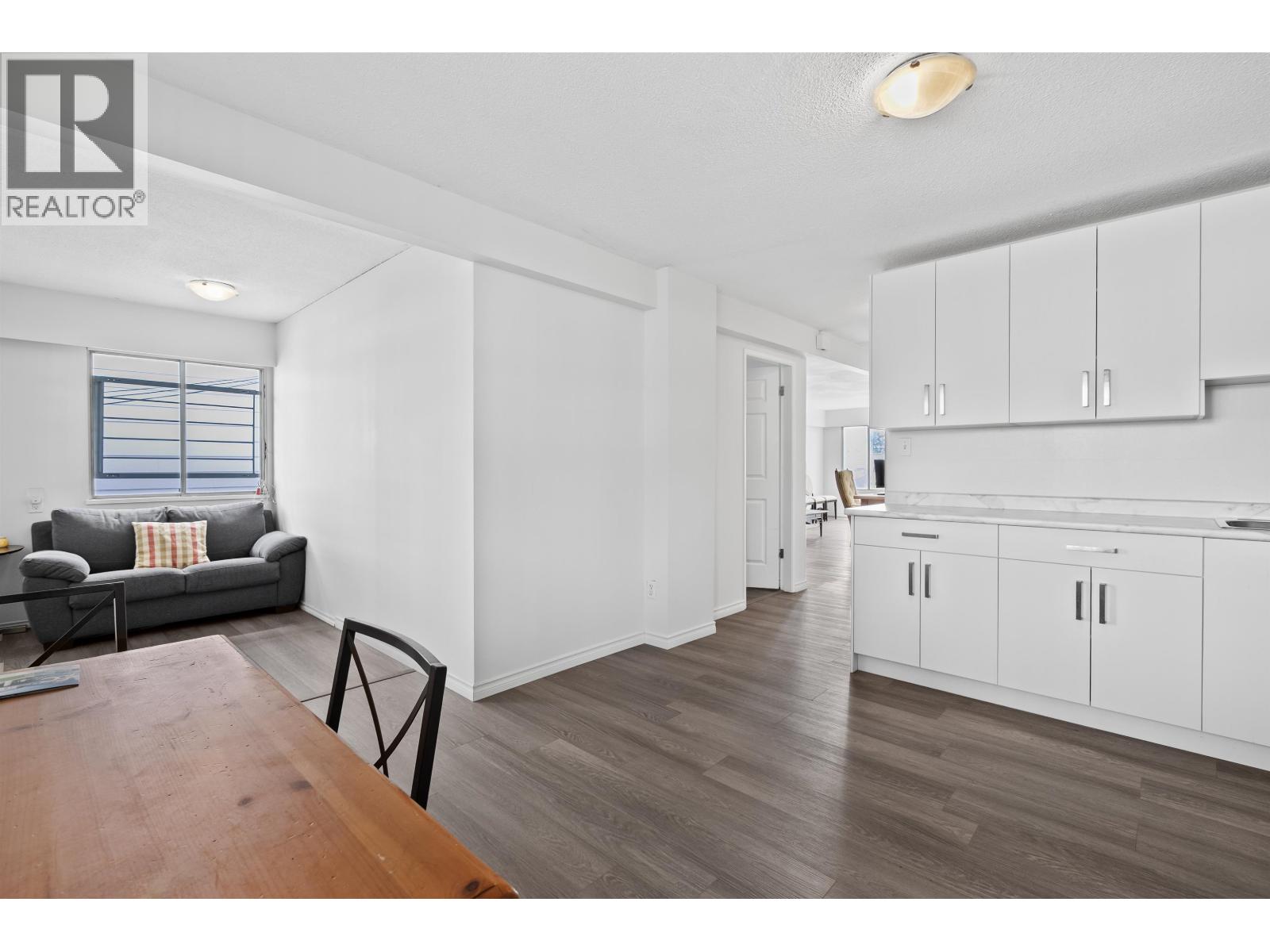 7656 MAIN STREET, Vancouver