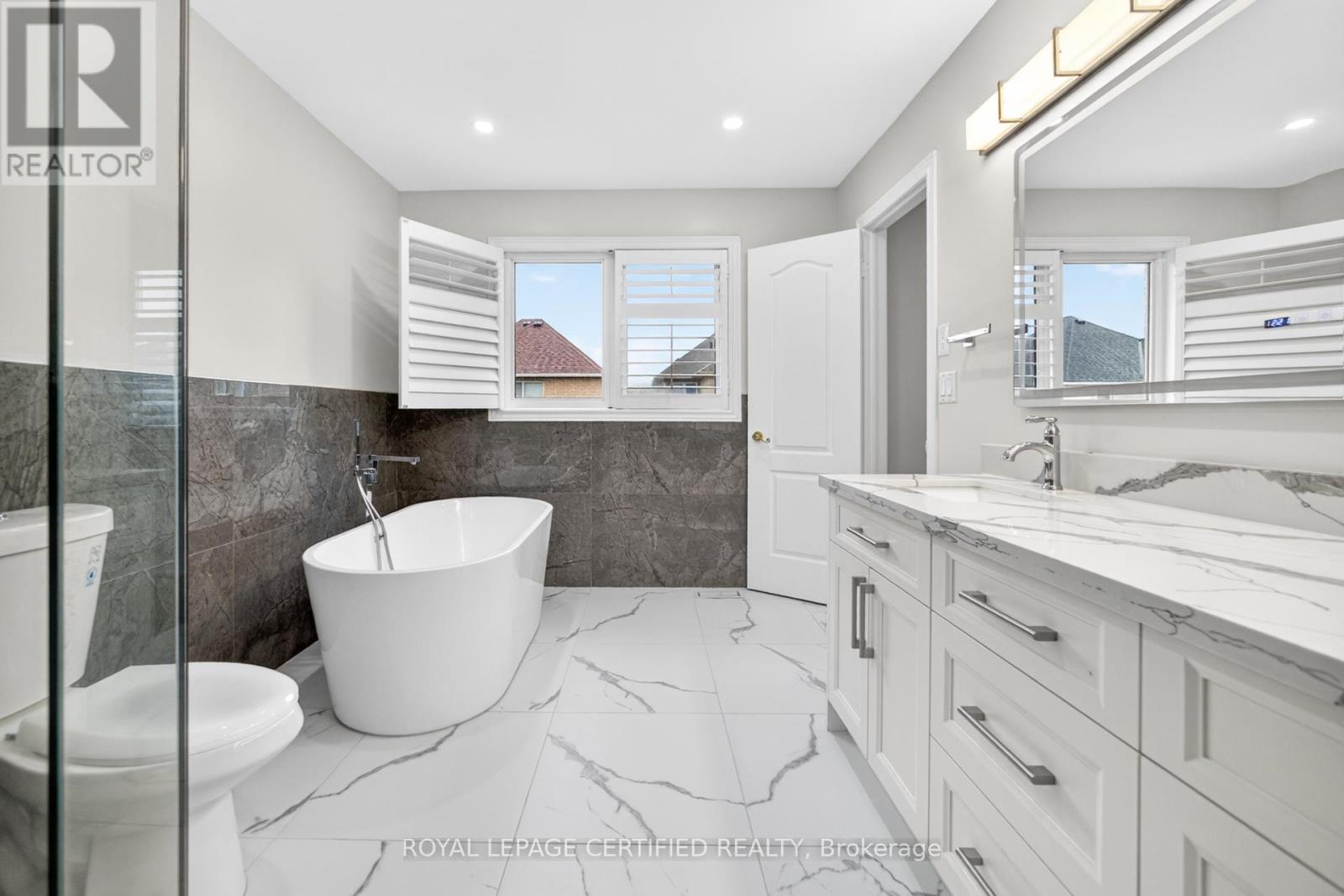 643 GARDEN WALK — photo 26