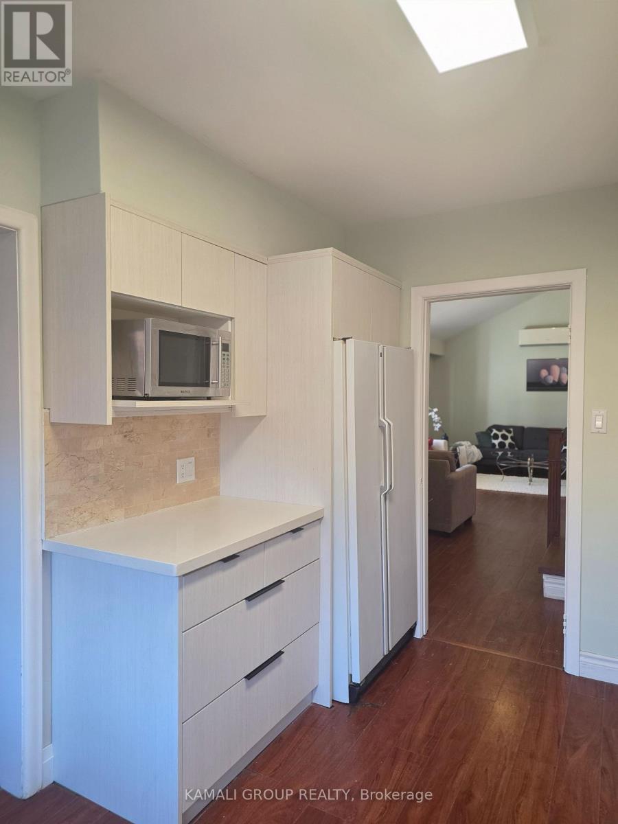 66 HAWKSBURY DRIVE - 6