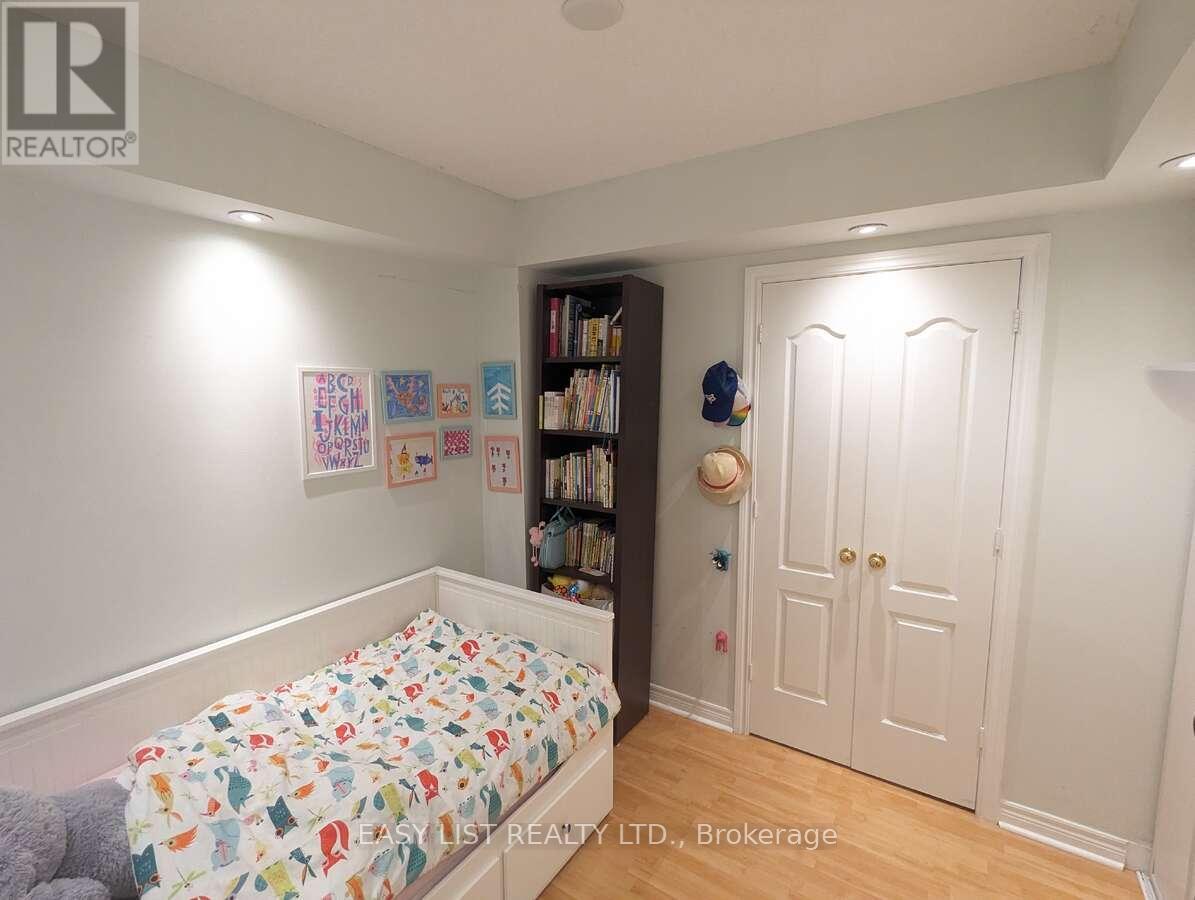 #222 38 WILLIAM CARSON CRESCENT - 9
