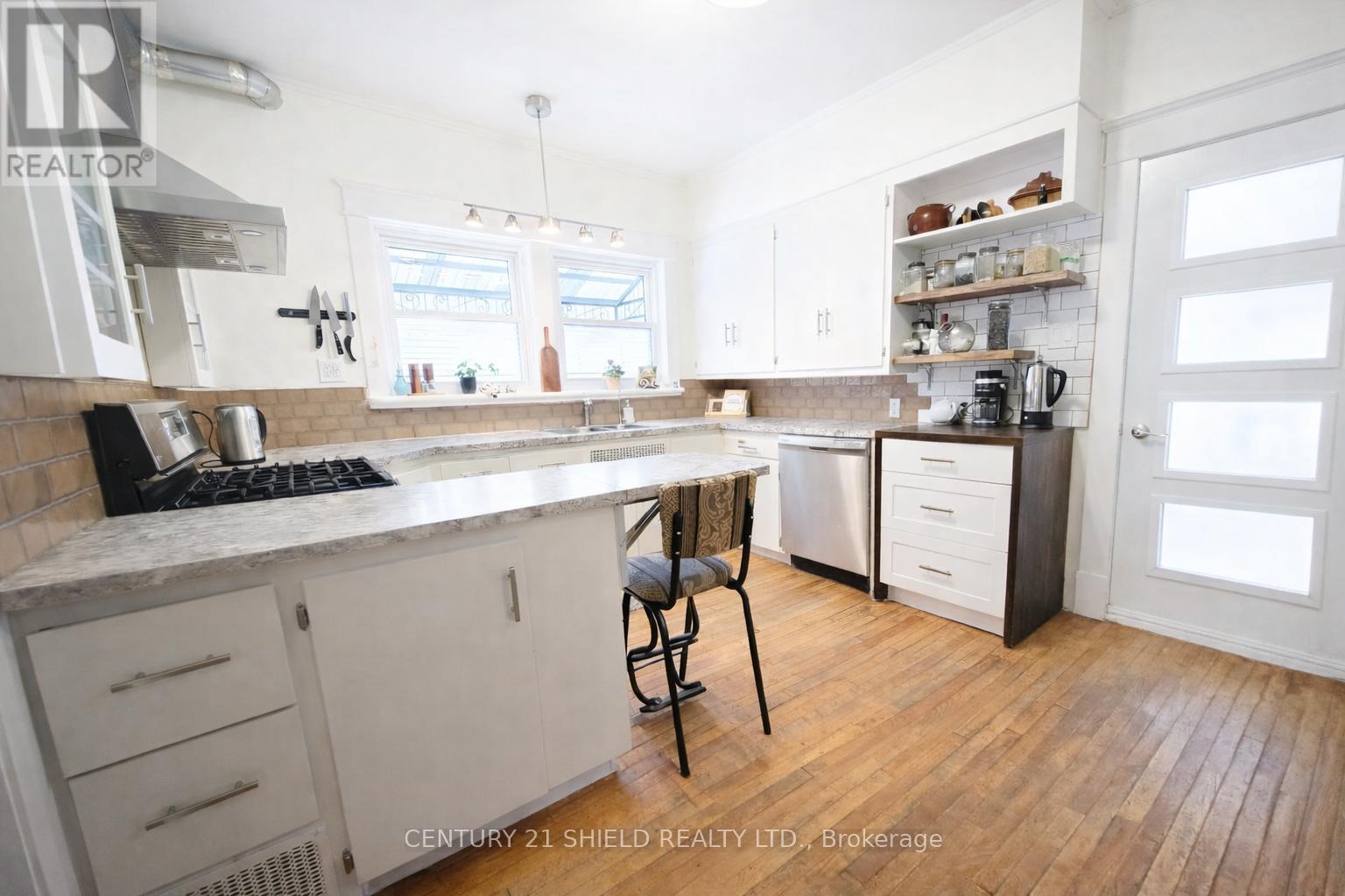 114 GLOUCESTER STREET N — photo 19
