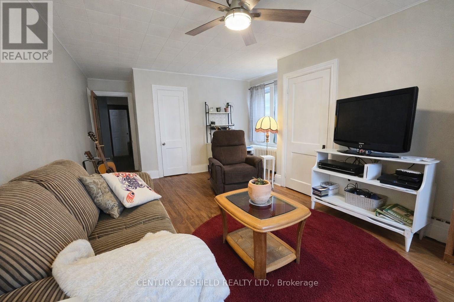 114 GLOUCESTER STREET N — photo 32