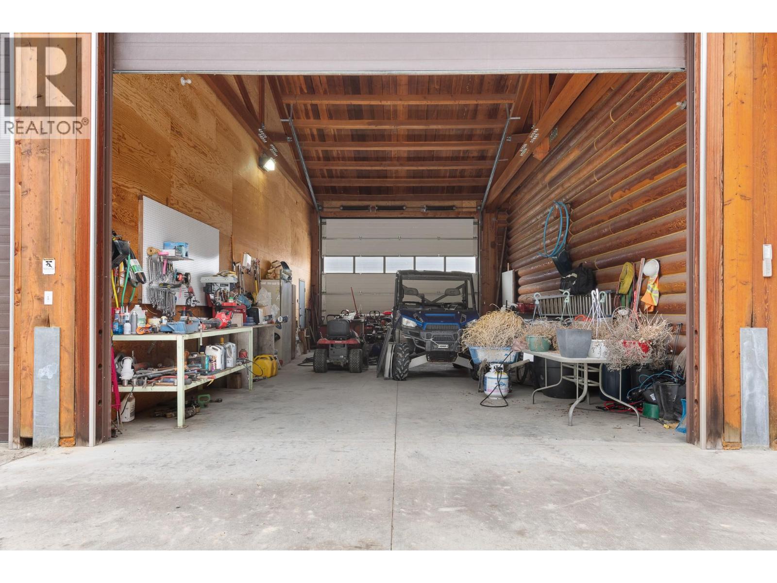 Large Bay for huge equipment