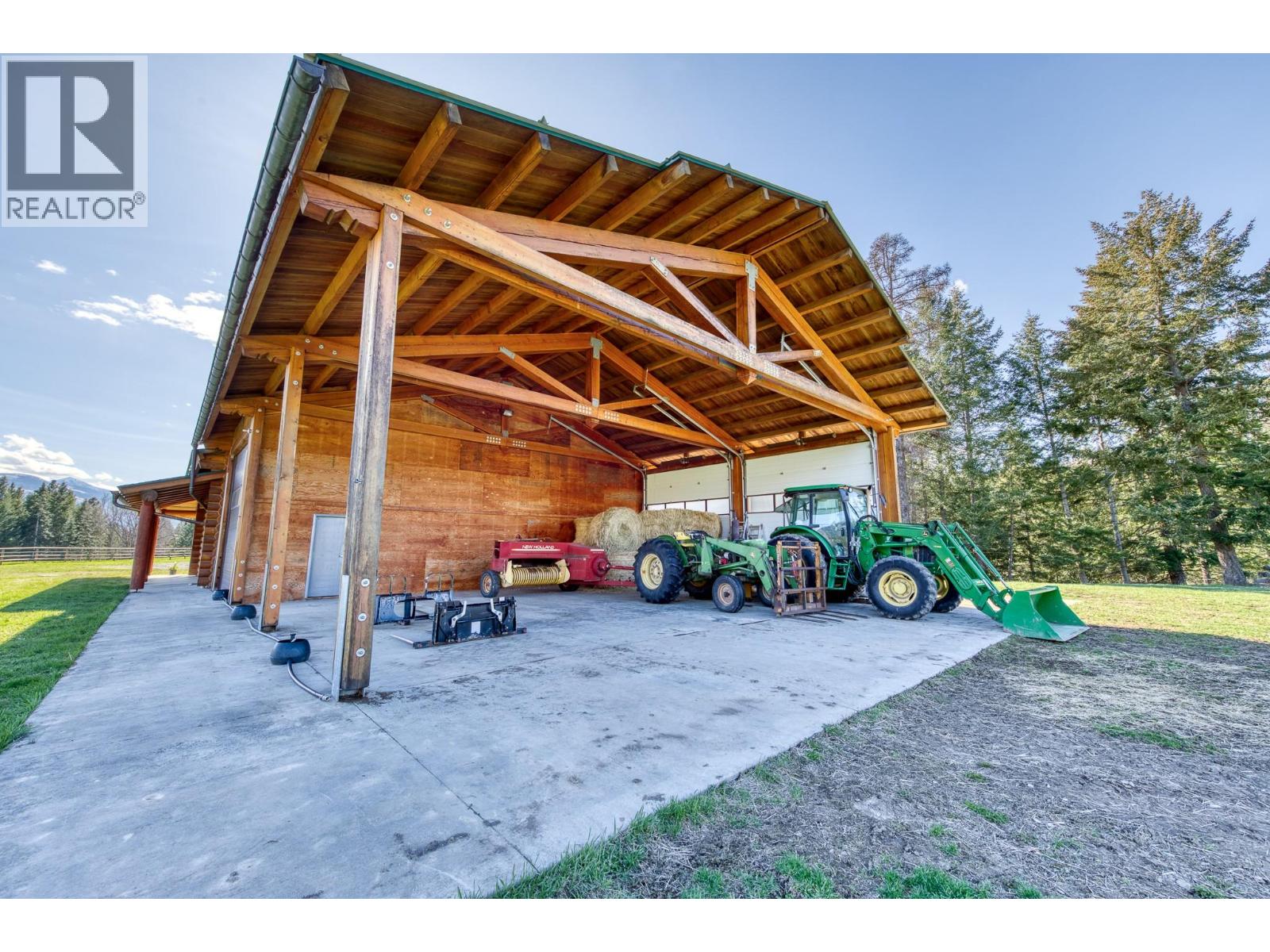 Covered area at back of New Log Home