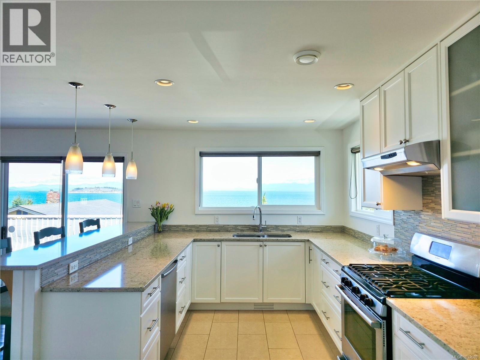 7158 DICKINSON RD - 7